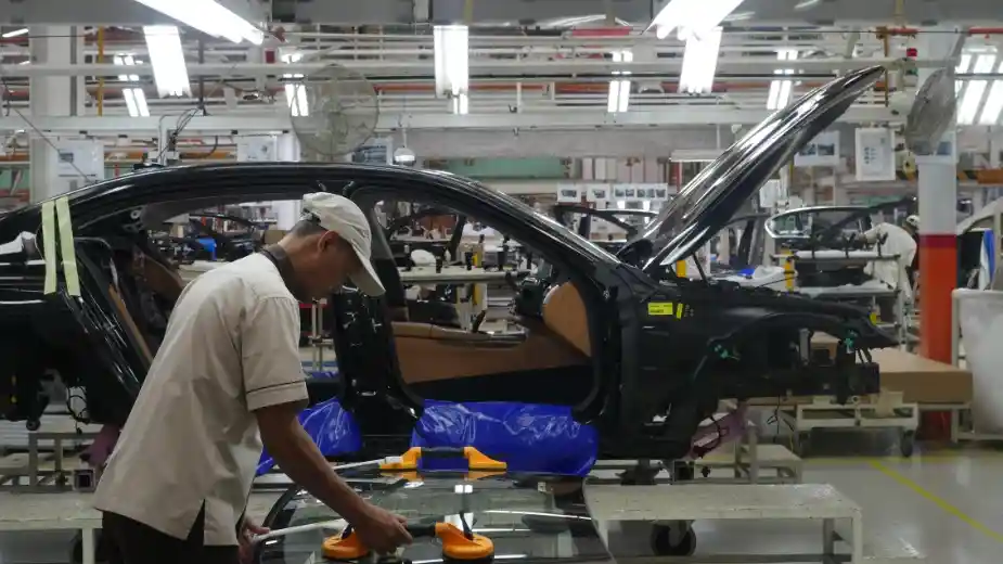 Foto - Beginilah Proses Perakitan BMW Seri-7 di Sunter (7 FOTO)