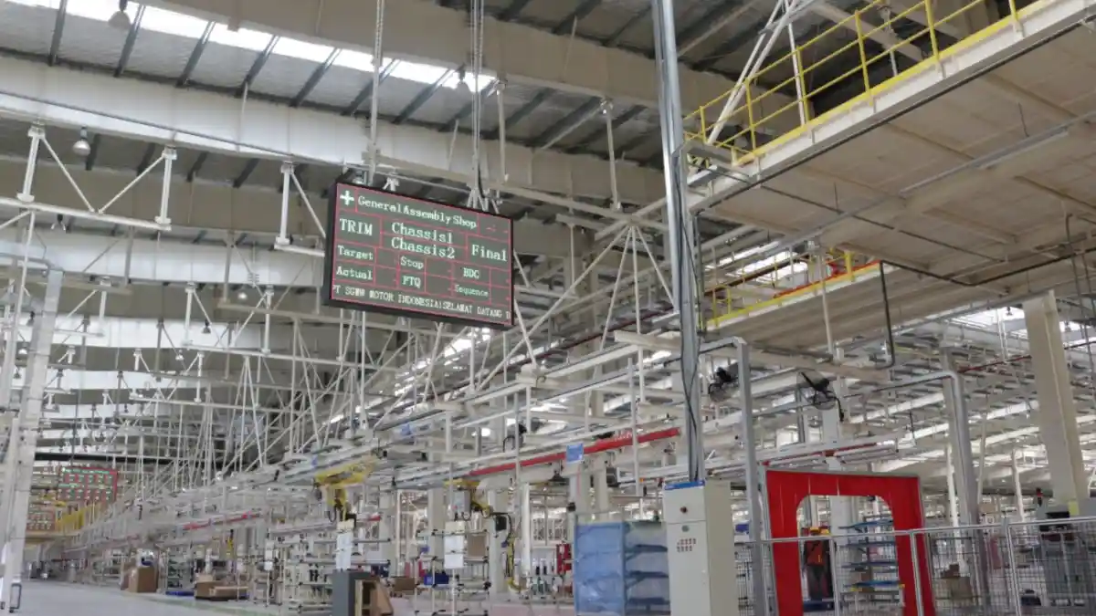 Foto - Wuling Persilakan Pemasok Lokal Berproduksi di Pabriknya, Ini Keuntungannya