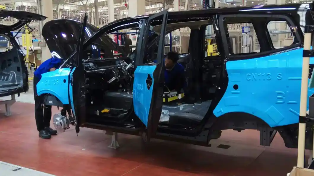 Foto - Alasan Wuling Belum Punya Confero Matic dan Cortez CVT