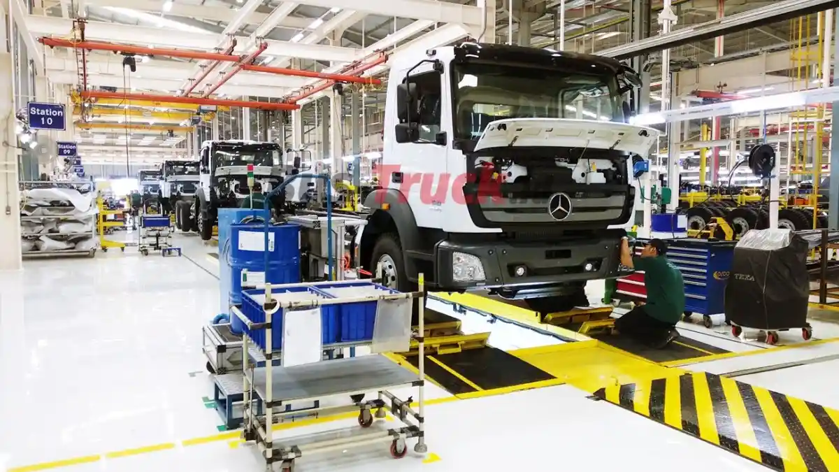 Foto - Setelah Rangkul Toyota, Daimler Truck Gandeng Volvo