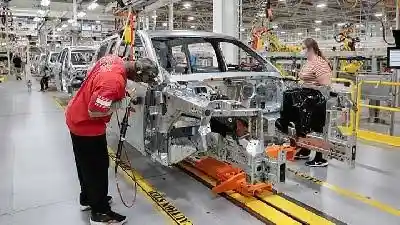 Foto - Begini Cara AS Mempertahankan Pekerja Pabrik Yang Brand-nya Hampir Bangkrut