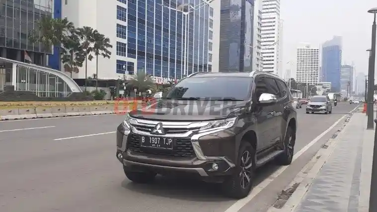 Foto - Harga Mobkas Pajero Sport Generasi Kedua