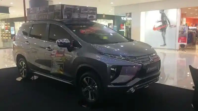 Berita - Xpander dan Pajero Sport Dihujani Hadiah di Cibinong