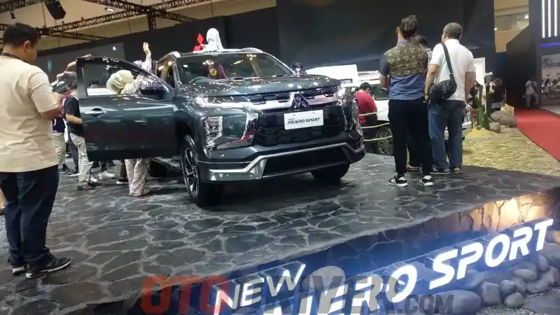 Foto - Sambut 55 Tahun di Indonesia Tahun Depan, Mitsubishi Berikan Promo Legit Di GJAW 2024