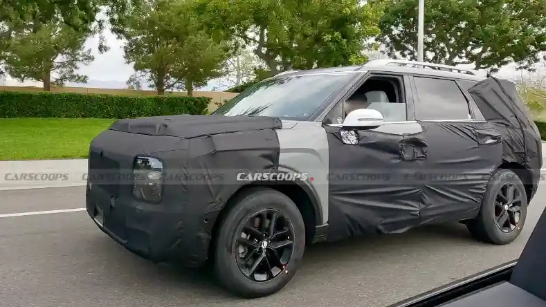 Foto - Hyundai Palisade 2026 Lebih Berotot Dengan Tambahan Garis Bodi Baru Ala Creta