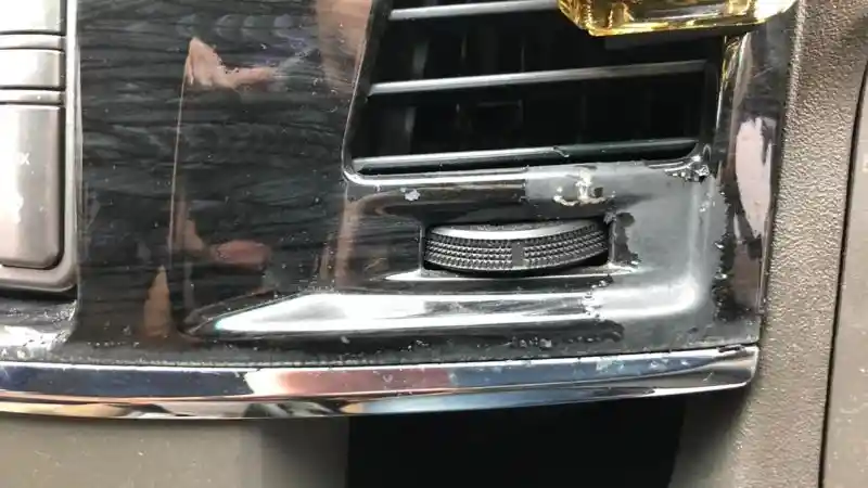 Foto - Waspadai Efek Samping Penggunaan Parfum Mobil