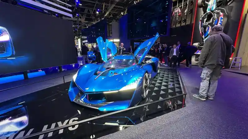 Foto - Deretan Model Mobil Baru Yang Tampil Di Paris Motor Show 2024