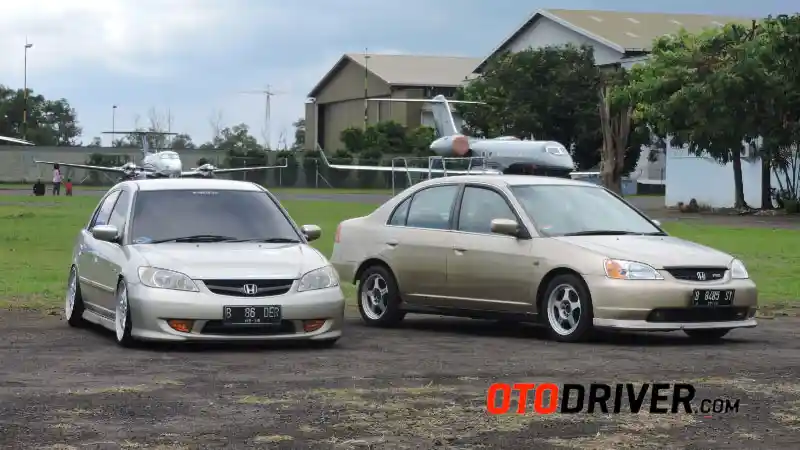 Foto - HUT TNI AU, Komunitas Mobil Ramai-ramai Hadir Di Lanud Halim Perdanakusuma