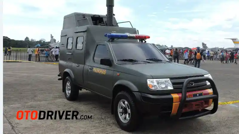 Foto - HUT TNI AU, Komunitas Mobil Ramai-ramai Hadir Di Lanud Halim Perdanakusuma