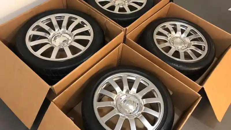 Foto - Harga Pelek Bekas Bugatti Veyron Sentuh RP 1 Miliar Lebih!