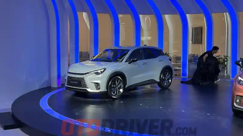 Foto - Lexus Resmi Luncurkan LBX Di GIIAS 2024