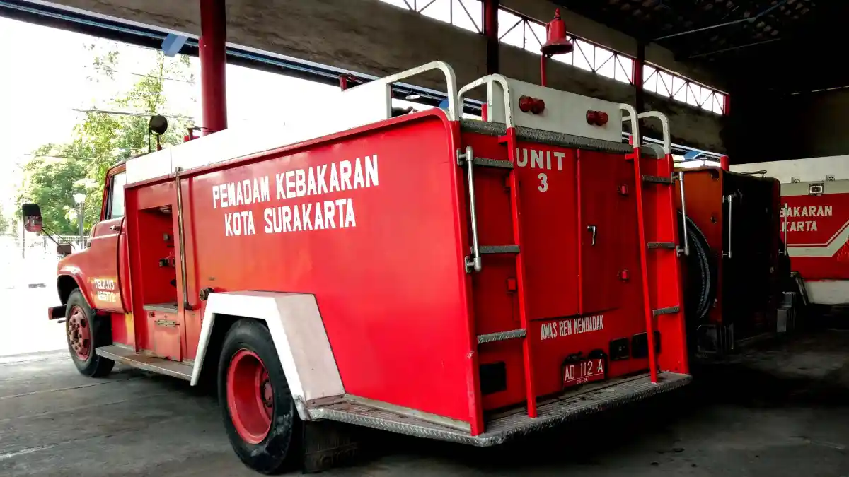 Foto - Mengapa Mobil Pemadam Kebakaran Warnanya Merah?