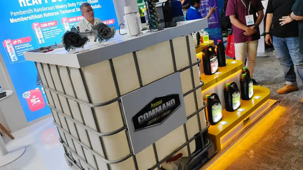 Foto - Ternyata Begini Spek Cairan Radiator Coolant Buat Bus dan Truk