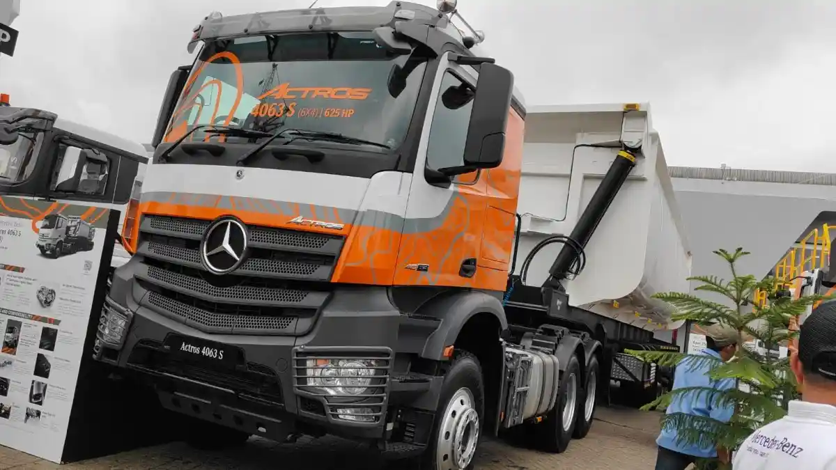 Foto - Ternyata Begini Spek Cairan Radiator Coolant Buat Bus dan Truk