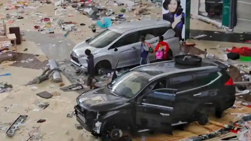 Berita - Pasca Gempa Palu, Komponen Mitsubishi Xpander Hingga Honda CR-V Dijarah