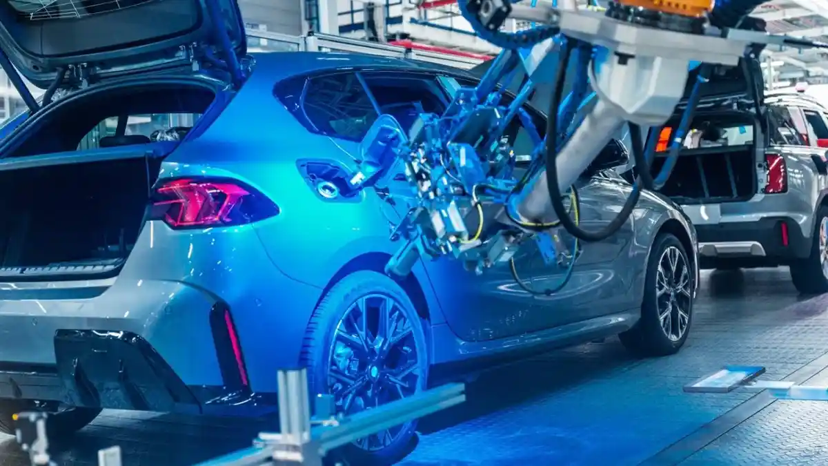 Foto - BMW Tes Biosolar Murni di Tiga Negara Eropa