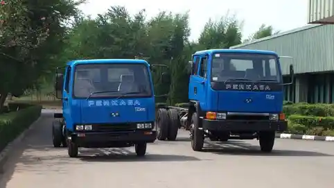 Foto - Perkasa, Truk Nasional Yang Layu Sebelum Berkembang