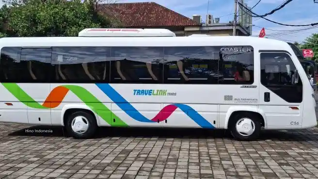 Foto - Hino Terus Rangsek Pasar Bus Di Bali