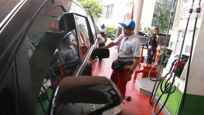 Berita - Amankah Menggunakan Ponsel Saat Isi BBM dengan Aplikasi MyPertamina?