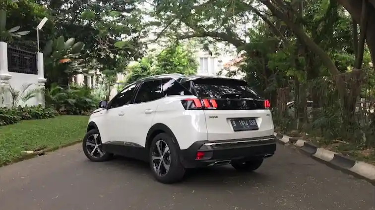 Foto - FIRST DRIVE: Peugeot 3008 GT Line AT 2018