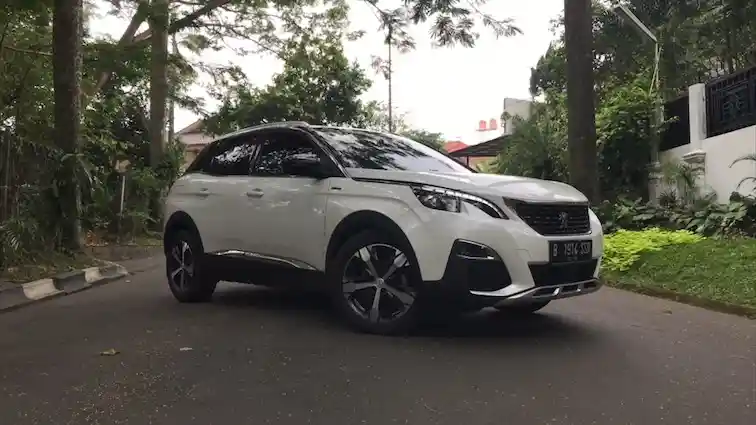 Foto - FIRST DRIVE: Peugeot 3008 GT Line AT 2018