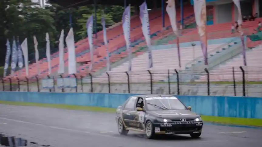 Foto - Indonesia Peugeot 306 Community Piknik Balap