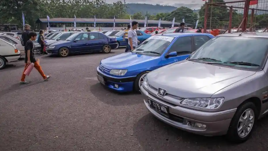 Foto - Indonesia Peugeot 306 Community Piknik Balap