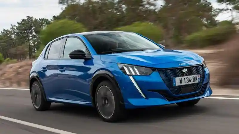 Foto - Peugeot 208 Facelift Meluncur Dalam Hitungan Hari, Ada Varian EV-nya