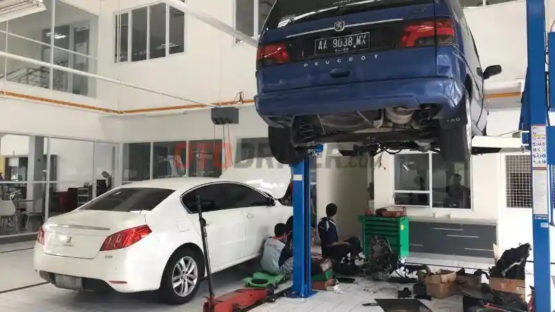 Berita - Panggil Mekanik Peugeot Resmi Biaya Servis Tambah RP 100-200 Ribuan