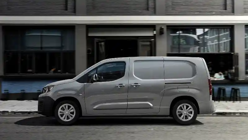 Foto - MPV Listrik Dari Peugeot Meluncur Akhir Tahun, Simak Keunggulannya