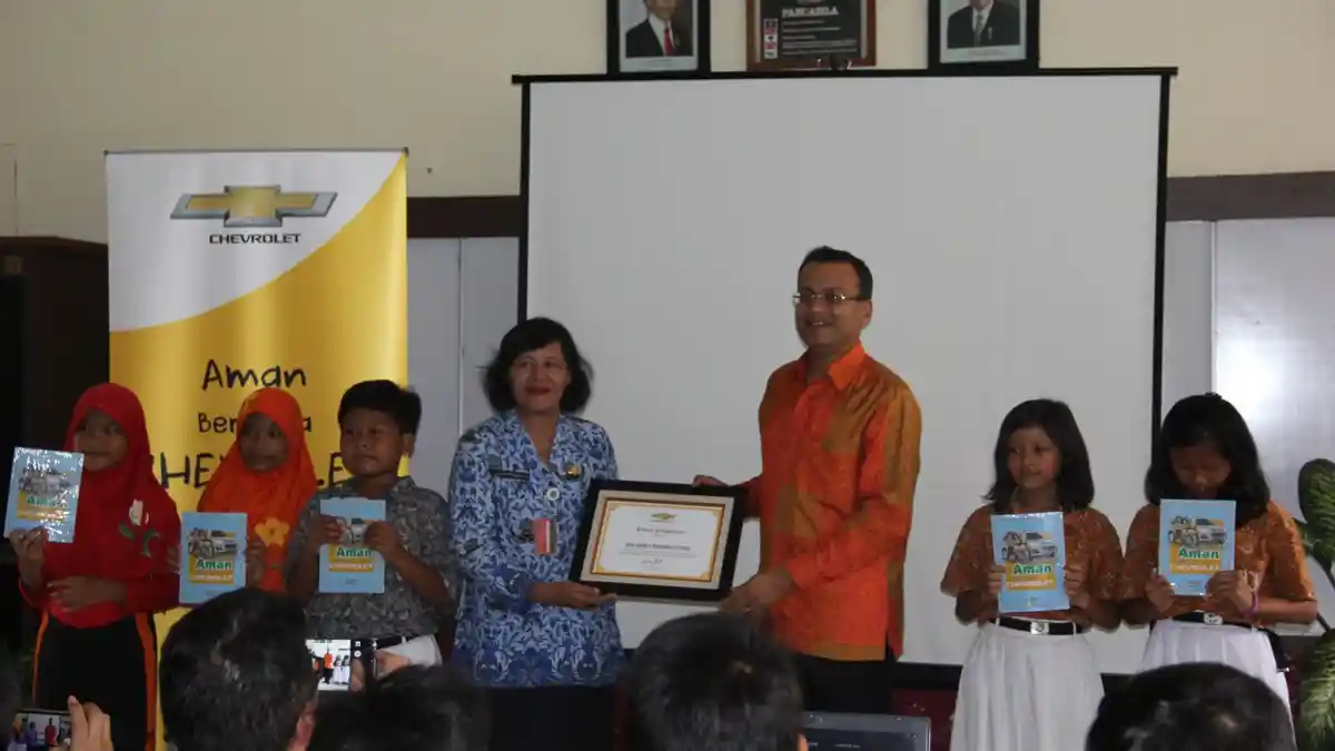 Berita - Chevrolet Indonesia Didik Murid SD Keselamatan Berkendara