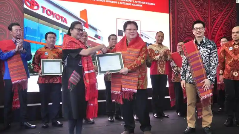 Foto - Toyota Serbu Sumatera Dengan Dirikan 6 Dealer Baru Serentak