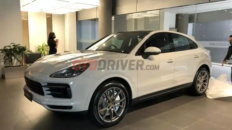 Foto - Dibanderol Mulai Rp 3,4 Milyar, Porsche Cayenne Coupe Pun Resmi Melantai Di Indonesia