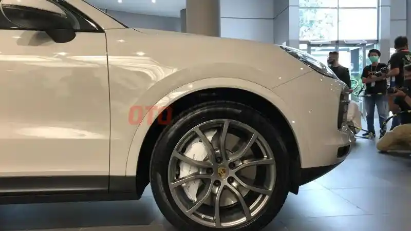 Foto - Virtual Showroom Jadi Langkah Jitu Porsche Berjualan di Tengah Pandemi 