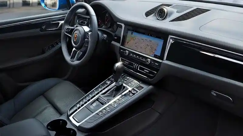 Foto - Porsche Macan Terbaru Siap Mengaum di Los Angeles