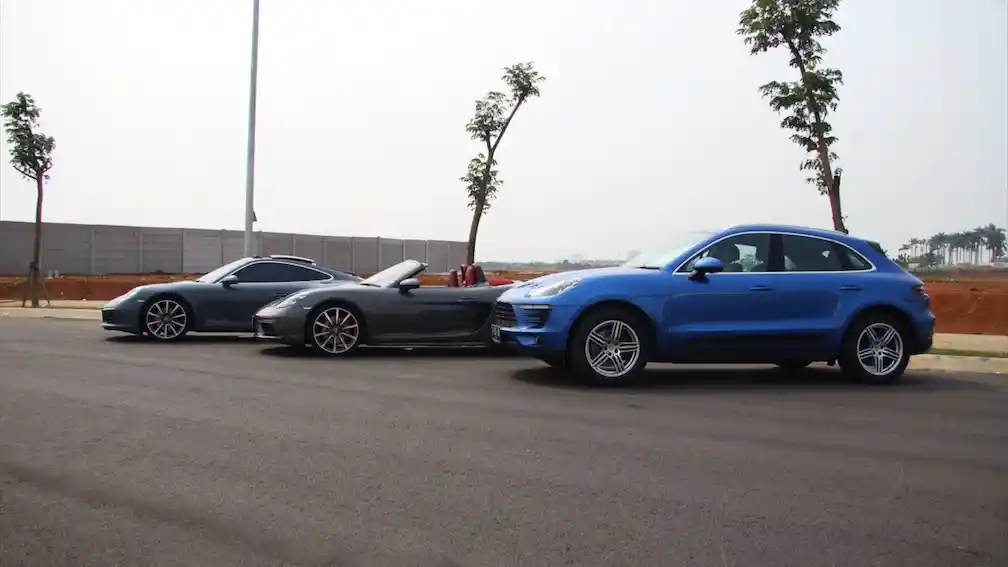 Foto - Porsche Bisa Diandalkan di Padatnya Perkotaan Indonesia?