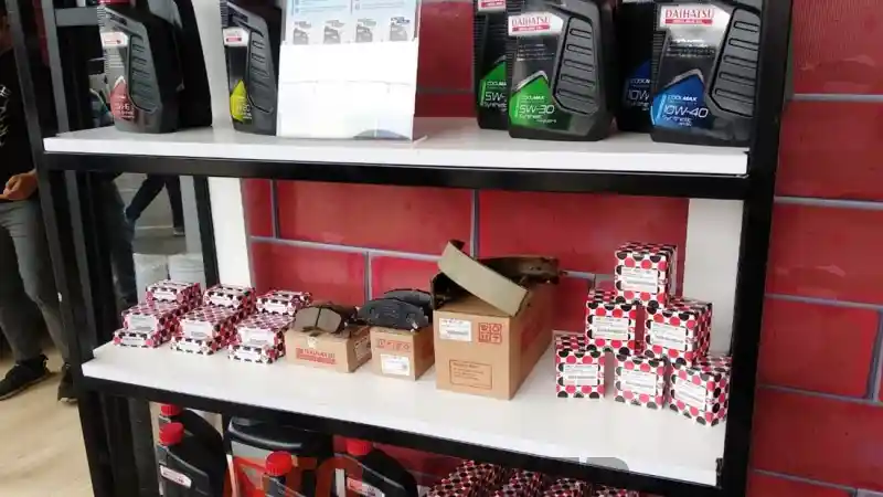 Foto - Pos Siaga Nataru Daihatsu Terima Semua Tahun Produksi Mobil