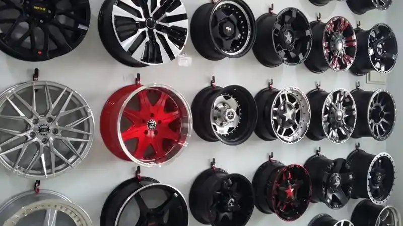 Foto - Diskon Pelek Aftermarket Untuk Sienta & Altis, Harga Terpangkas RP 1,5 Juta!