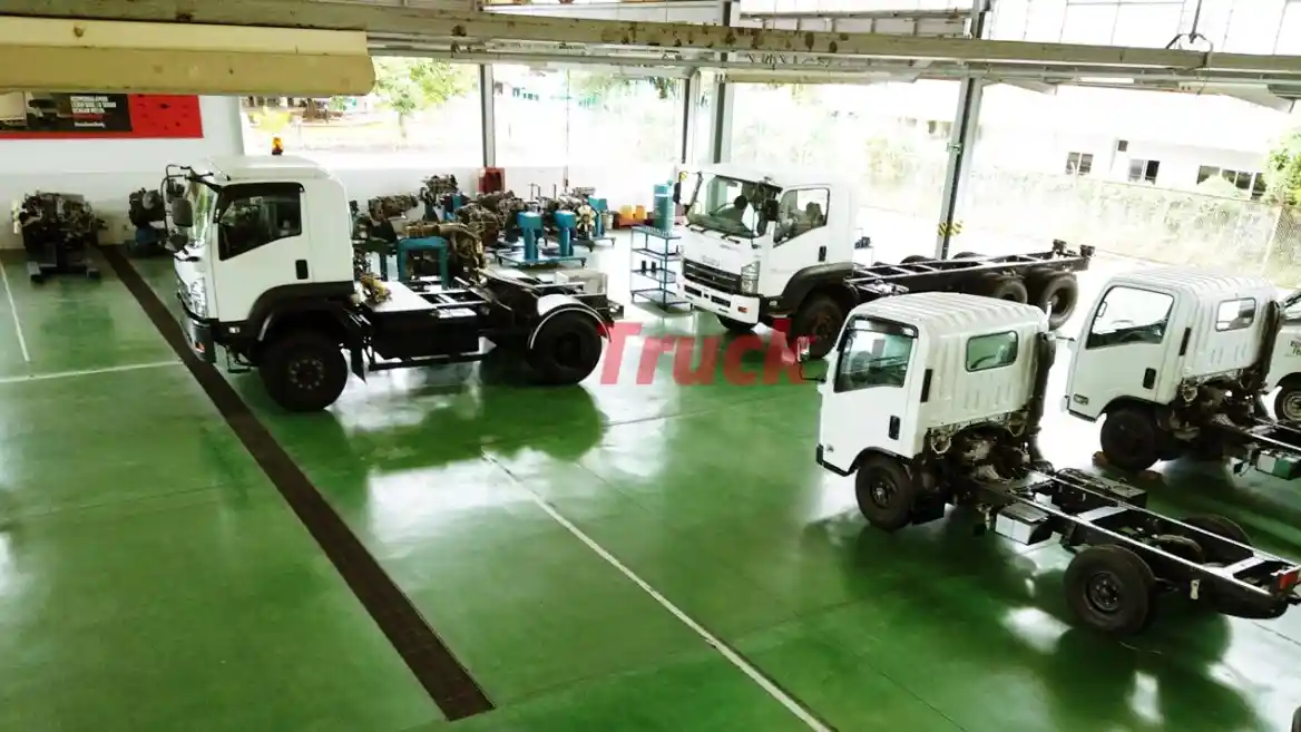 Foto - Ini Bukti Mekanik Isuzu Indonesia Yang Terbaik