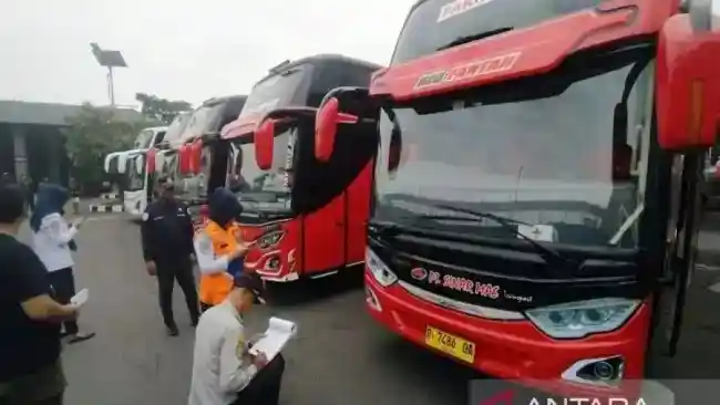 Bus - Bahaya Bus Pariwisata Tidak Laik Jalan Saat Mudik, Pemerintah Anjurkan Pengusaha Lakukan Rampcheck