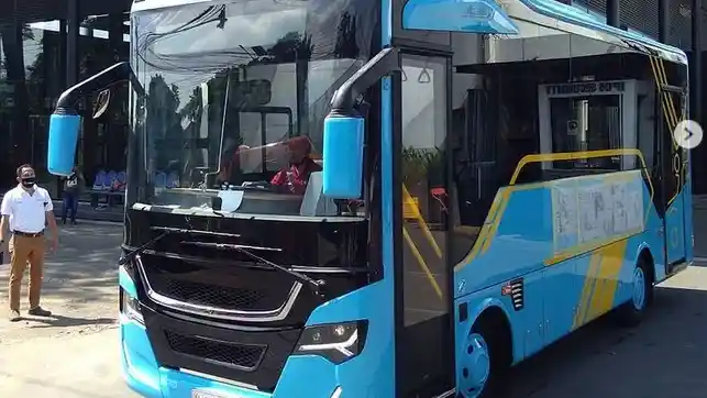 Bus - Medium City Bus Baru Karoseri Laksana, Futuristik Dan Ramah Difabel