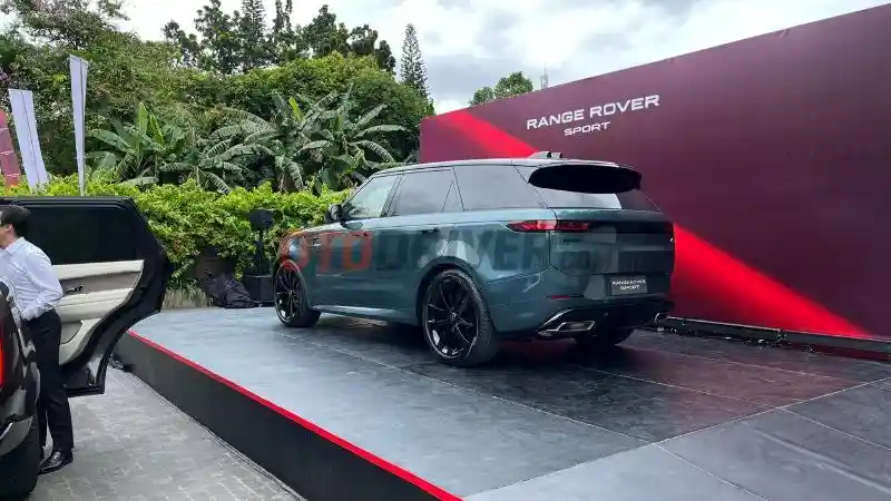 Foto - Berapa Lama Waktu Inden Range Rover Sport?