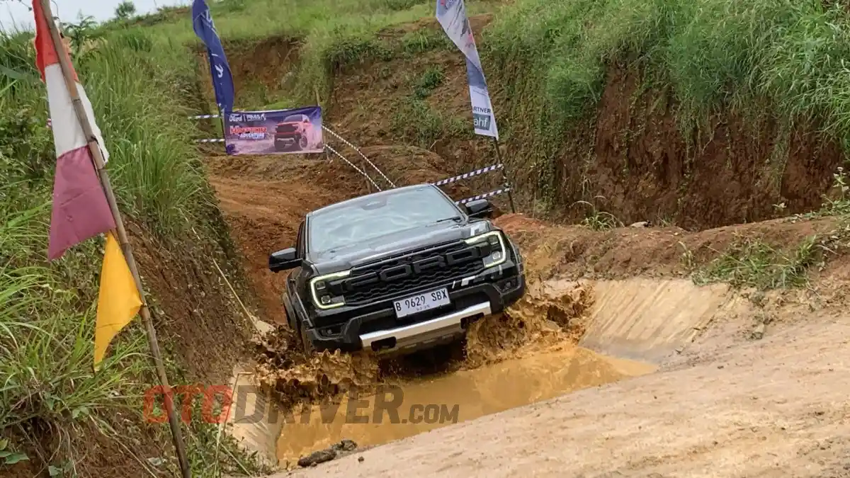 Berita - Menjajal Ford Ranger Raptor V6, Gemuruh Klasik Dengan Performa Masa Kini