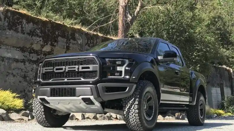 Foto - Desain Ford Raptor Dibajak di Cina 