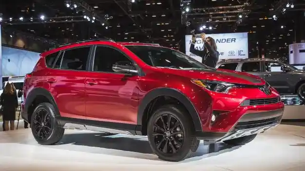 Berita - Toyota RAV4 Generasi Kelima Bisa 'Ubah' Warna Marka Jalan