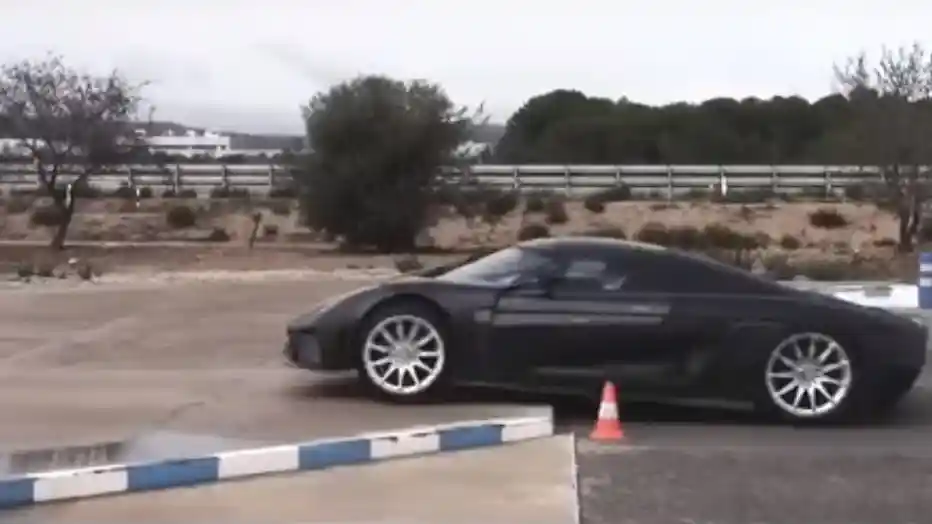 Berita - VIDEO: Koenigsegg Regera "Disiksa" Untuk Perayaan 1 Juta Follower Instagram!