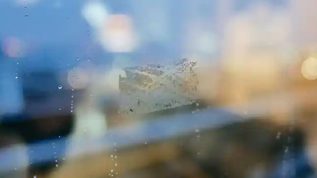 Tips - Cara Unik dan Murah Bersihkan Sisa Lem Stiker