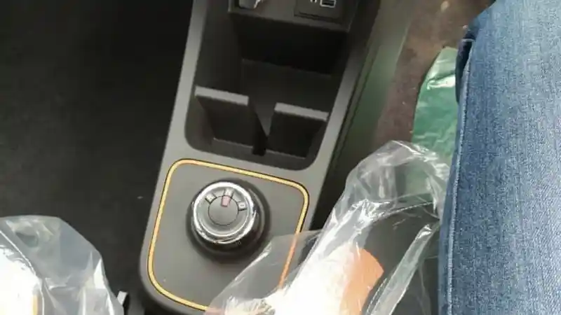 Foto - SPY SHOT: Varian Baru Mobil Murah Renault Indonesia