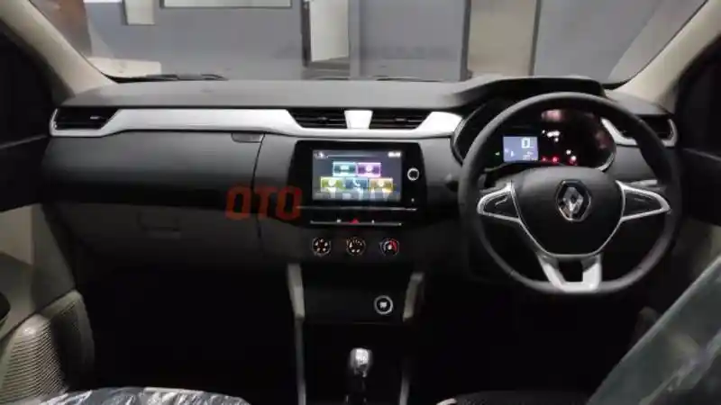 Foto - Melihat Detail Renault Triber AMT, Mobil Berteknologi Tiptronik Di Bawah Rp 200 Juta