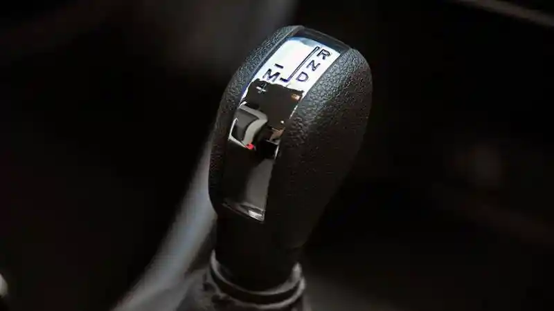 Foto - Renault Triber AMT Meluncur di Indonesia. Satu-Satunya Mobil Bertransmisi ‘Triptonic’ di Bawah Rp 200 jutaan 